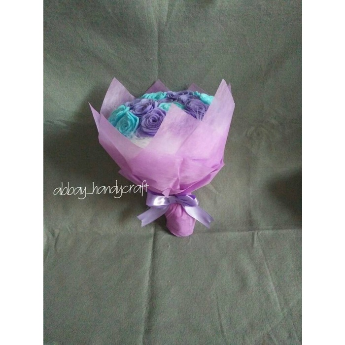 hadiah bunga flanel ungu