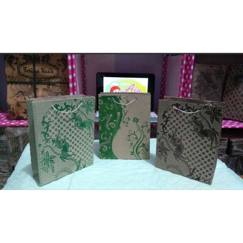 

MURAHHH!!! 200 PCS PAPERBAG MOTIF BATIK VOUCHER SHOPIE LEBIH MURAH