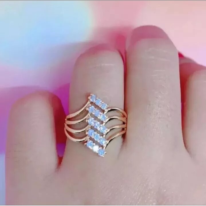 PERHIASAN WANITA TERBARU CINCIN TINTANIUM BARIS LIMA PERMATA ANTI LUNTUR DAN TIDAK BERKARAT