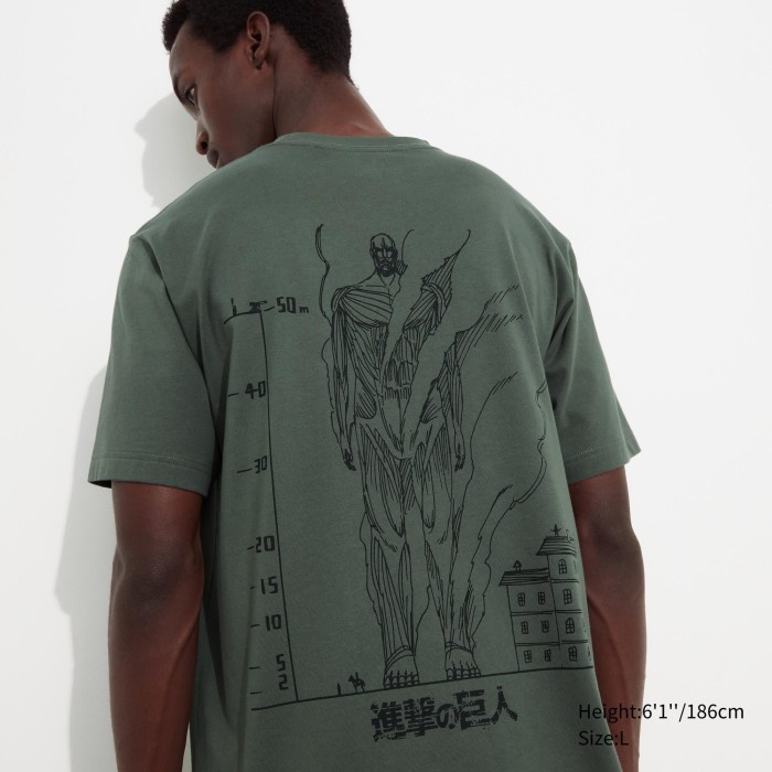 UNIQLO UT Attack on Titan Lengan Pendek 468532 Uniseks