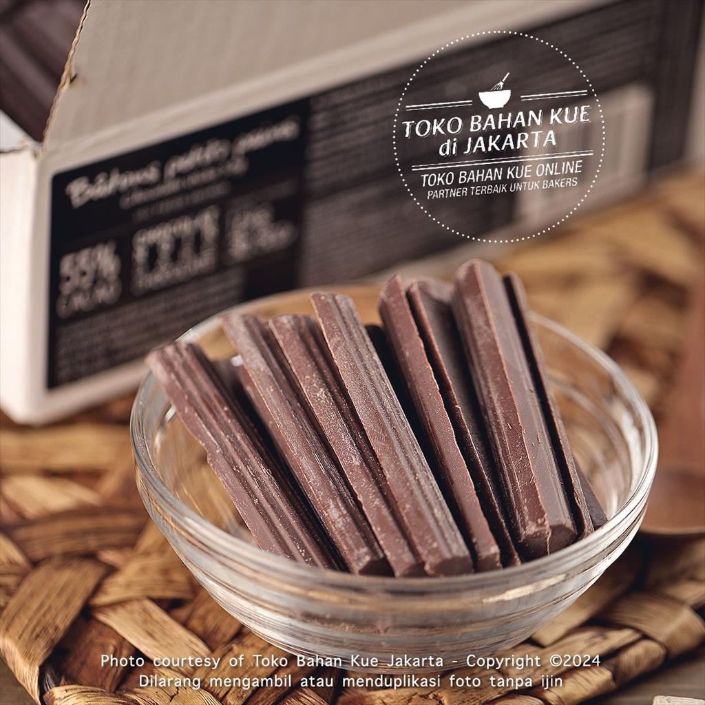 

Valrhona Chocolate Baking Stick 100gr Dark Batons Couverture 55% Coklat Stik