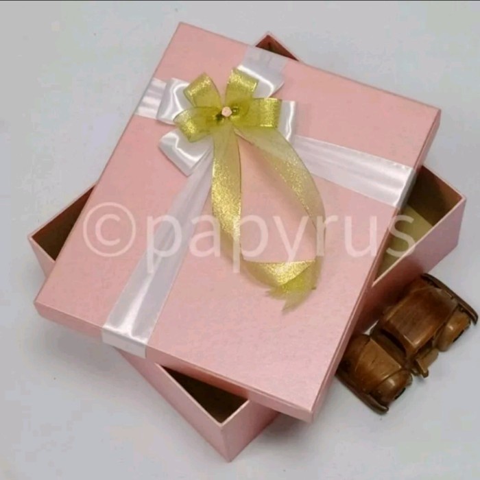 

PAPYRUS 25x30 Tinggi 5cm Kotak Kado Gift Box - Slide Foto 1