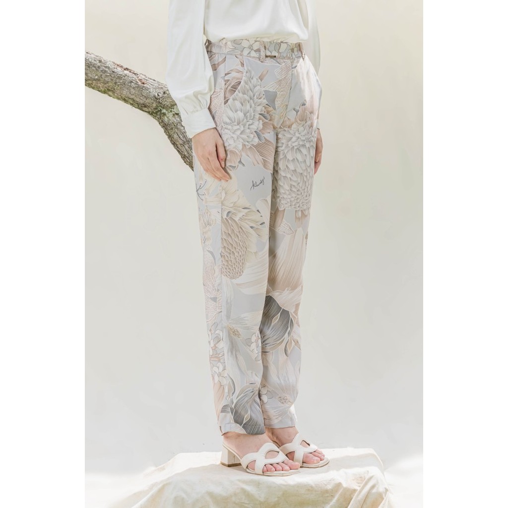 NEW -Wearing Klamby | Alyssa Pants (Minor) in Dove Gray - XS