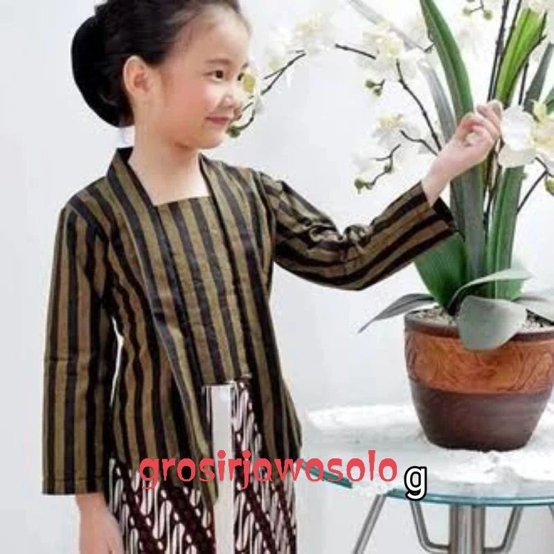 setelan kebaya lurik anak(baju+rok)/setelan kebaya tradisional Lurik