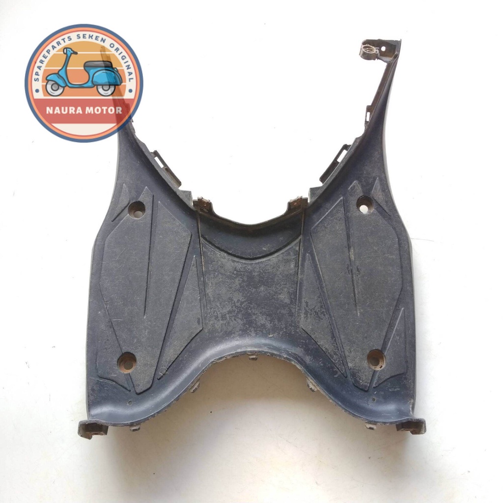 

COVER PIJAKAN K-A-K-I SKYDRIVE 125 ORIGINAL COPOTAN LANTAI BAWAH SKYDRIVE SEKEN ORIGINAL