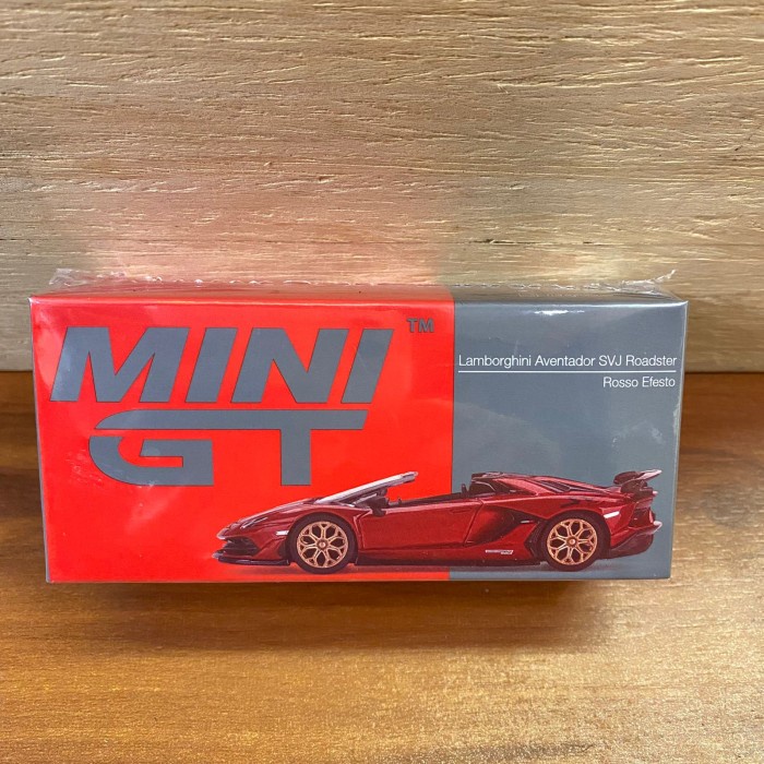 MINIGT 506 LAMBORGHINI AVENTADOR SVJ ROADSTER ROSSO EFESTO RHD MINI GT LP27