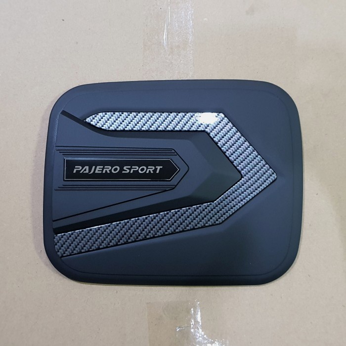 Tank cover hitam doff list carbon All new pajero 2016-2021. Aksesoris mobil
