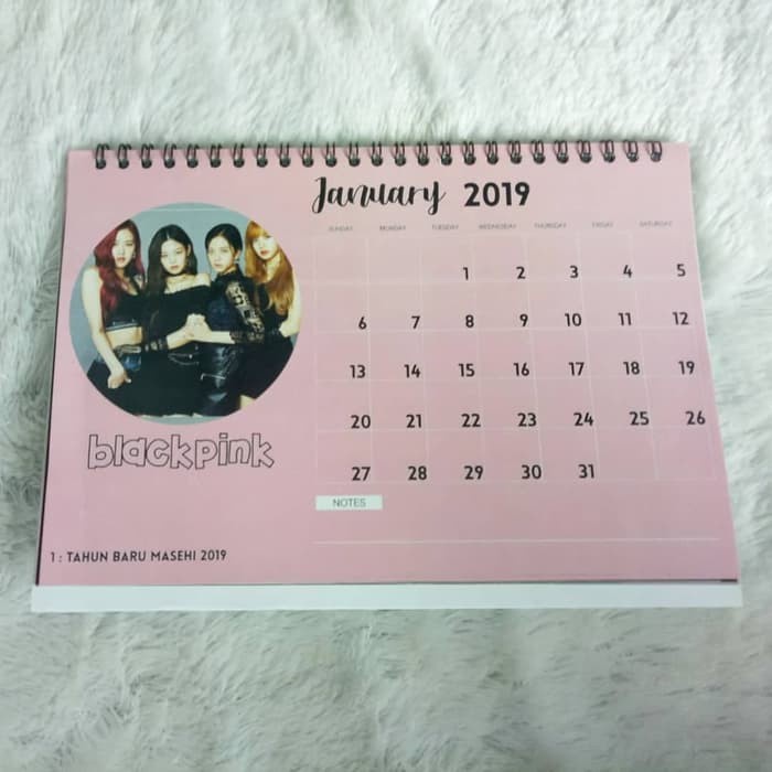 

Kalender Duduk 2024 KPOP BLACKPINK, BTS ,Super junior Bisa satuan - 1-3 pcs
