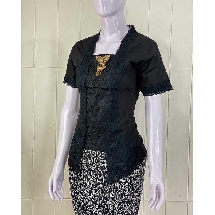 

KEBAYA KUTUBARU LENGAN PENDEK BORDIR SENADA Katun Stretch - Hitam, XL