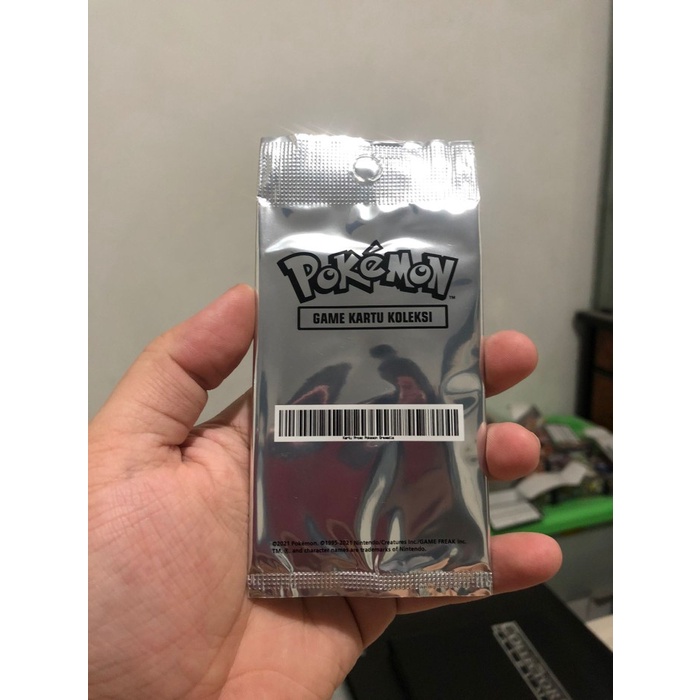 Kartu Pokemon TCG Sealed  Gramedia Pokemon  Urshifu Hound