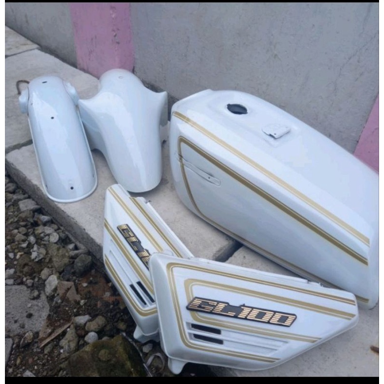BODY SET GL 100 PUTIH TANGKI GL 100 PUTIH SET SPAKBOR DPAN BELAKANG GL 100 PUTIH tangki gl100 honda 