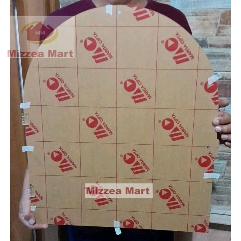 MizzeaMart BOX PIGURA MAHAR LENGKUNG AKRILIK BENING CUSTOM UKURAN 35x50x5cm 3mm