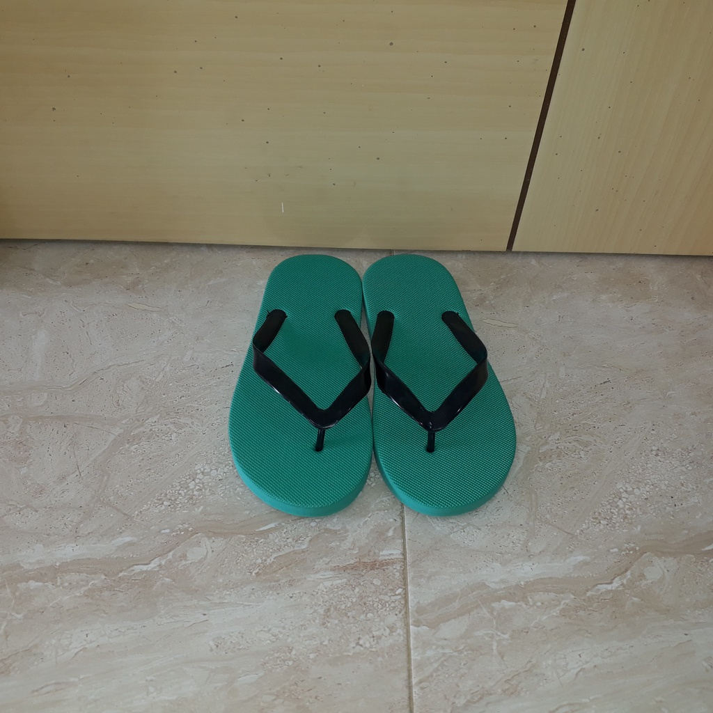 SANDAL ESUTO SENDAL JEPIT PRIA WANITA WUDHU KARET WARNA BIRU MERAH UNGU ABU ABU MAROON KUNING HITAM 