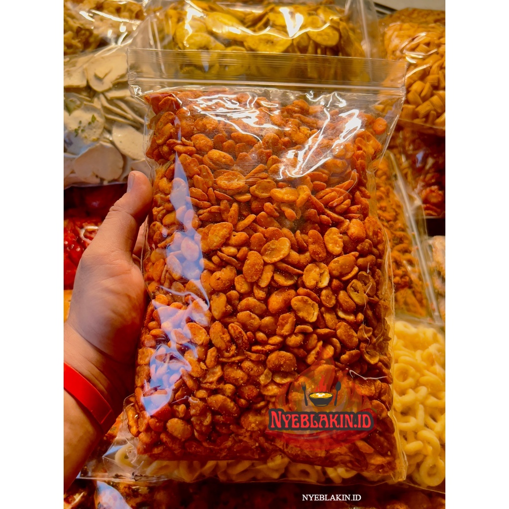 

Kacang Koro Kupas Rasa Pedas 250gram- Broad Bean Spicy Flavour - Pedas _ NYEBLAKIN.ID