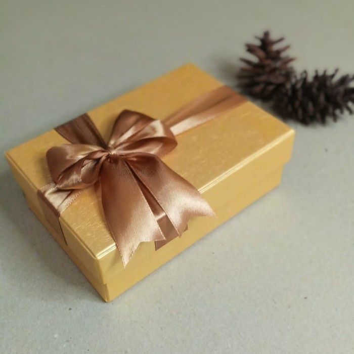 

TERLARIS!!! kotak kado Exclusive/ giftbox/boxsouvenir/15x10x5 cm - gold