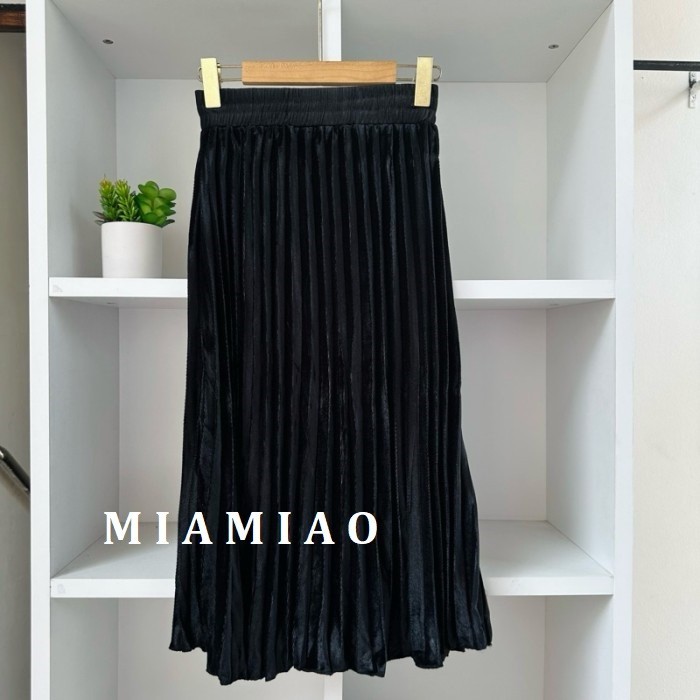 NEW -Rok Plisket Bludru / Rok Plisket Mayung pendek 7/8 - Putih BW 7/8