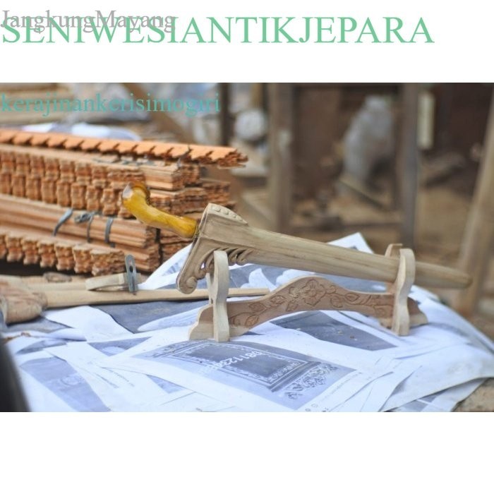 

Jagrak keris tombak pedang isi 1 50rb antik