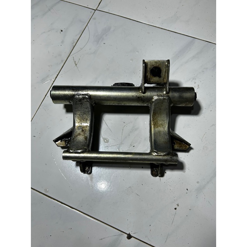 monting engine mounting engine vario 125 sasis vario 125 old