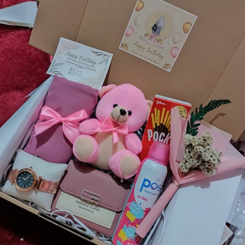 

Gift Box Birthday / Kado Ulang Tahun Cewek Spesial Pinky