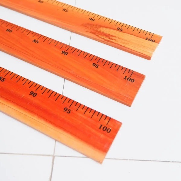 

PENGGARIS KAYU TEBAL PANJANG 100CM
