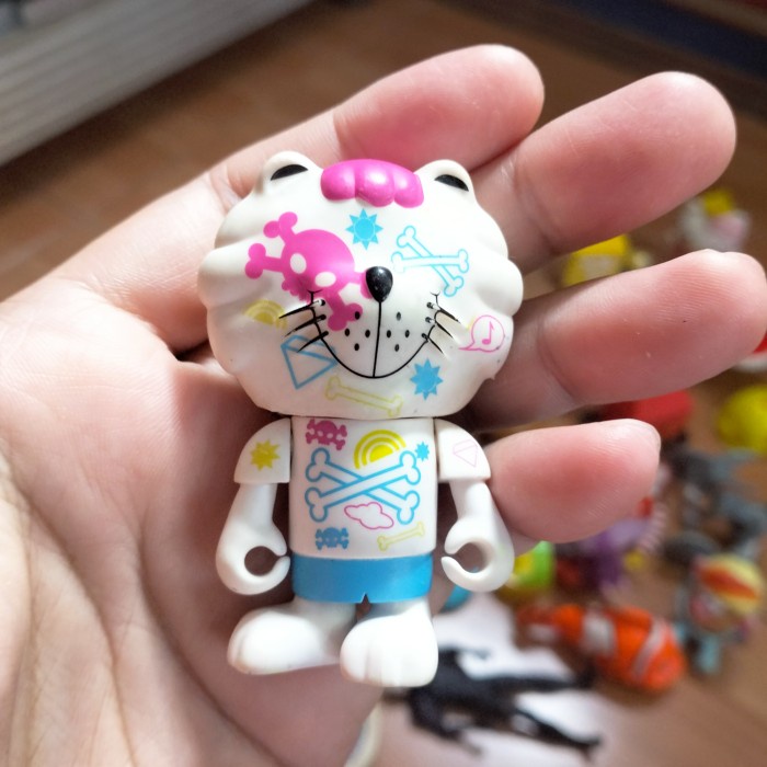 Figure Singa The Lion Colourfull - 2 Costume Figure