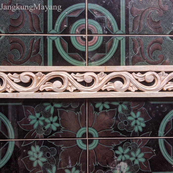 

Ornamen Ukir Kayu Lung Lis 60cm x 9cm - Ukir Kayu Tempel Lung Lis murah