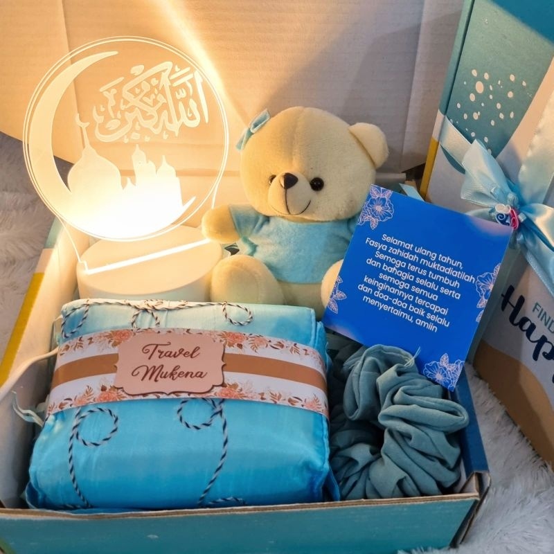 

Hampers Mukena / Kado Cewek Giftbox Hijab / Hadiah Cewek