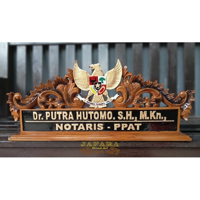 

Papan Nama Kayu Ukir Jati Garuda dan Notaris - nama 1 baris SU6884