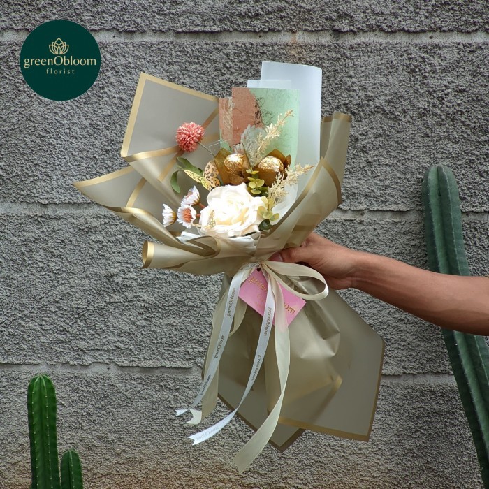

Buket Bouquet greenObloom Gift Hadiah Kado Anniversary Valentine Wisuda Graduation Perpisahan Ulang Tahun Bunga Coklat Ferrero - White Gold, 2 Ferrero IS