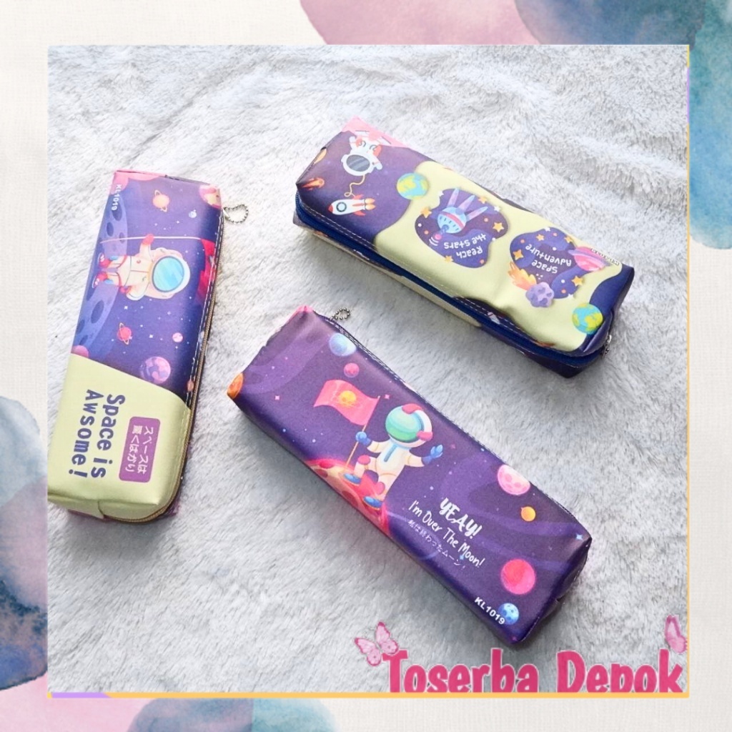 

Tempat Pensil Anak Sekolah Model GANTUNG Waterpoof Kotak Pensil Anak Motif Random