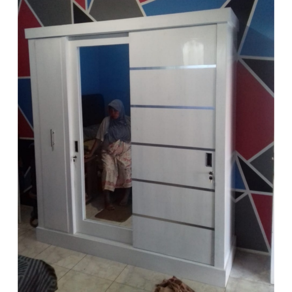 PROMO CUCI GUDANG Lemari Pakaian 3 Pintu Sliding + Tempat Jilbab Bahan Kayu Jati