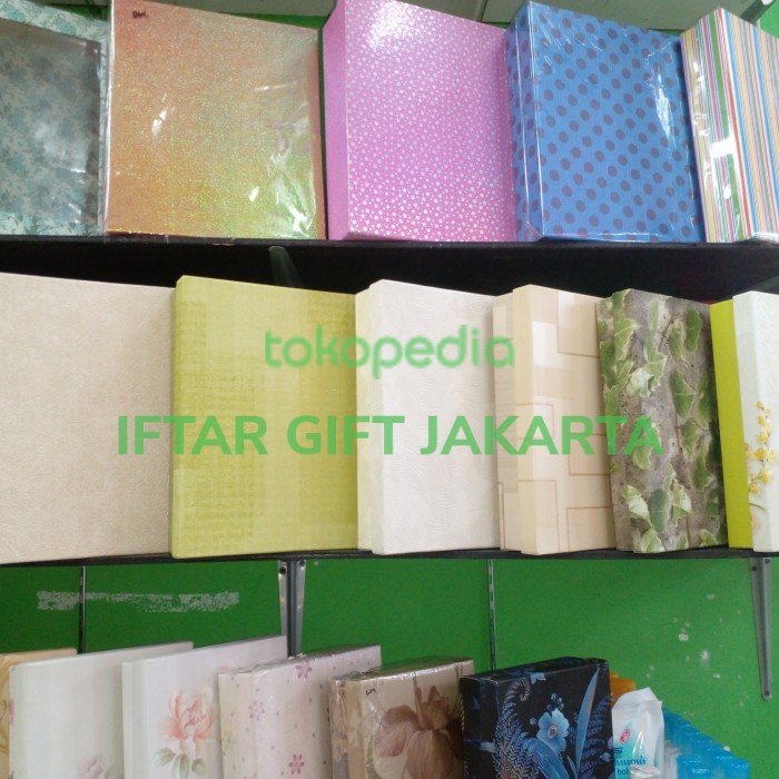 

BOX KOTAK KADO UKURAN BAJU / GIFT BOX UK 30X25X6 CM