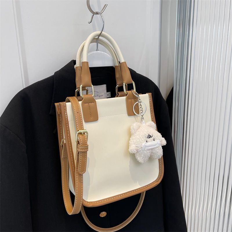 Large capacity bag for women