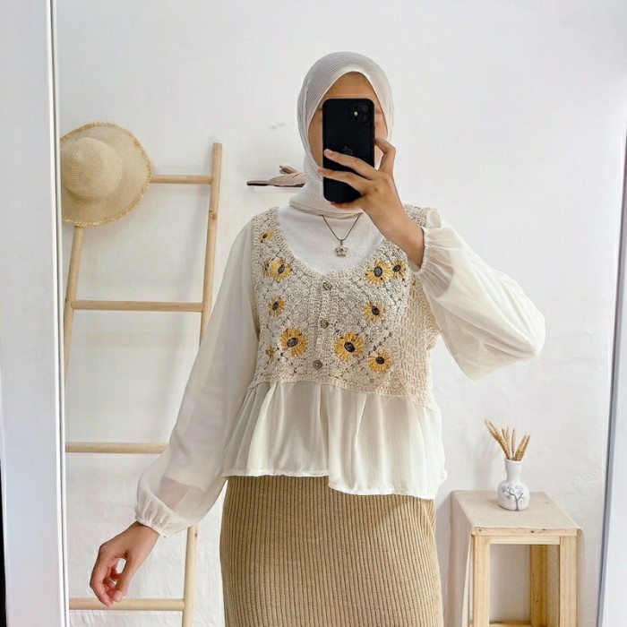 Blouse Korean Lace Crop Top Daisy Blouse Wanita Import Jennie Crop Top - cream