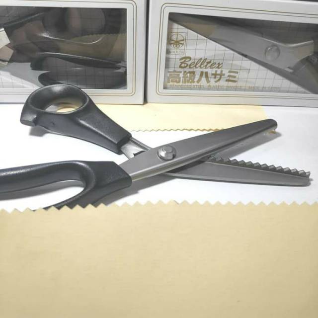 

Gunting Kain ZigZag 9"-230mm Stainless Steal Plastic Handle