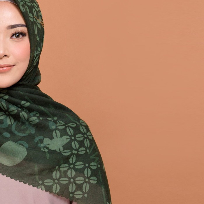 ZM Zaskia Mecca - Kava Dark Green Scarf Kerudung Segi Empat - All Size