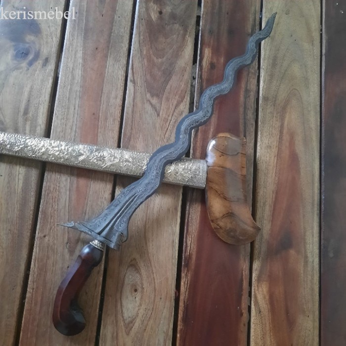 Keris Sengkelat Sepuh Tangguh Mataram antik