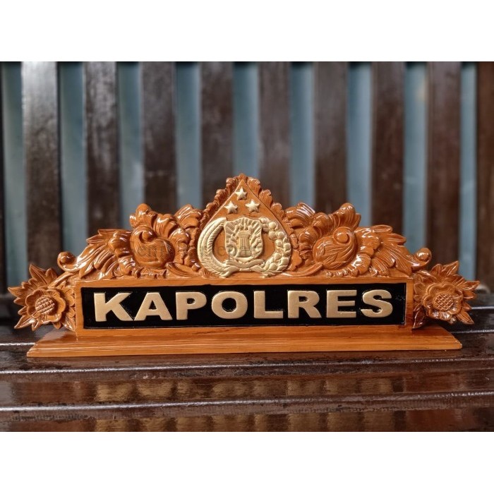 

PAPAN NAMA POLISI + PAPAN NAMA KAYU UKIR + LOGGO CUSTOM + KAYU JATI SU6884