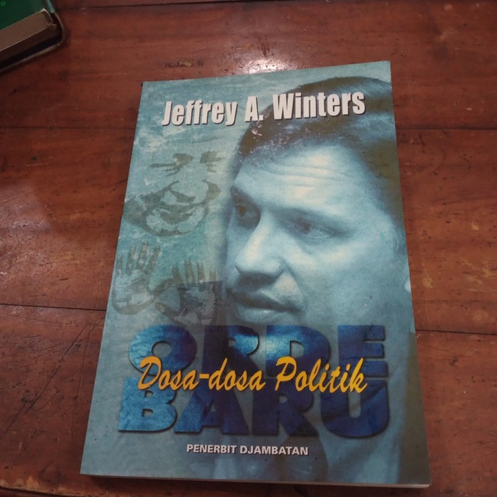 DOSA-DOSA POLITIK-JEFFREY A WINTERS-M2