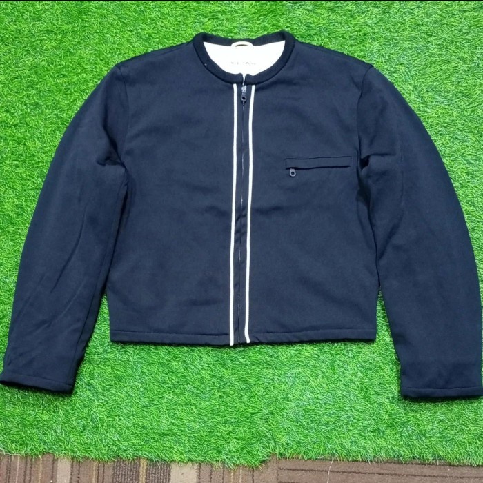 Jaket outdoor EMPORIO ARMANI made in ITALY navy Size L Jaket Casual