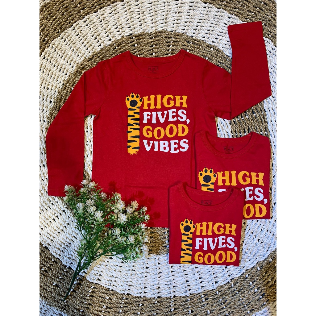 BAJU MERAH MOTIF HIGH FIVE GOOD VIBES - BRAND PLACE - PAKAIAN ANAK - BRAND ORIGINAL - KIDS FACTORY O