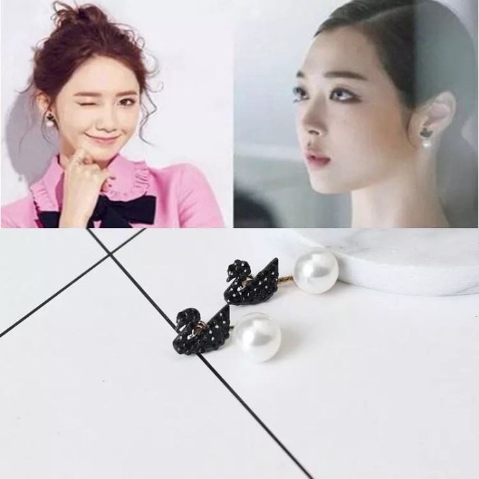 [ BEST SELLER ] - VS - Black Swan Earpiece / Anting Swarovski Pearl Murah Angsa Hitam Cantik