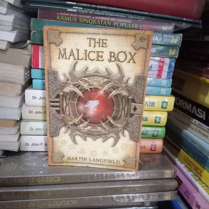 ORI NOVEL THE MALICE BOX MARTIN LANGFIELD
