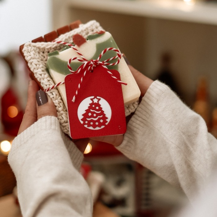 

TERMURAH Six Scents - Merry Christmas Hampers Pacakge