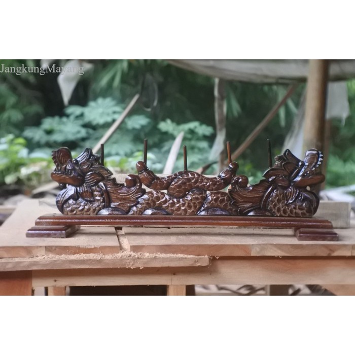 

jagrak rak handle keris ukir naga kmbar kayu keras akasia maoni antik