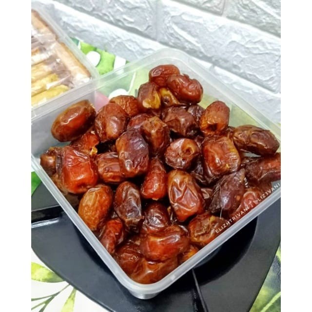 

Best Seller- kurma Mesir golden valley 1kg premium