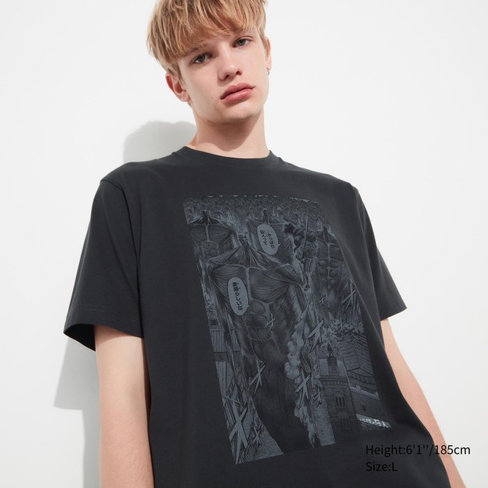 UNIQLO UT Attack on Titan Lengan Pendek 468531 Uniseks