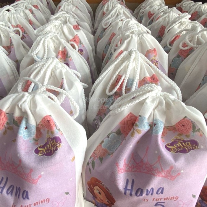 

Goodie bag ulang tahun anak/ Bingkisan Ulang tahun anak/Tas serut