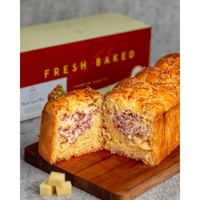 

BEST SELLER- PREMIUM Brioche Roti Kotak Smoked Beef & Cheese - GoSend/Grab only