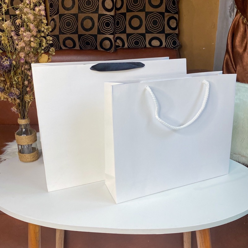 

Paperbag Putih Polos Bungkus Kado Simple
